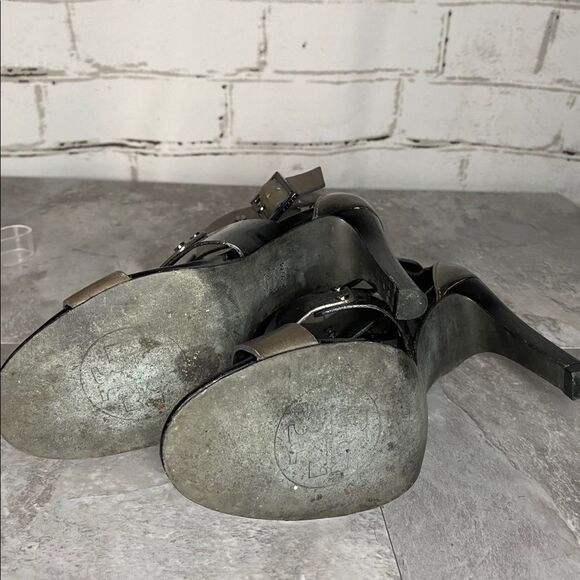 Tory Burch Teagan Stingray Leather Cage Heels Size 7.5 - Picture 11 of 11